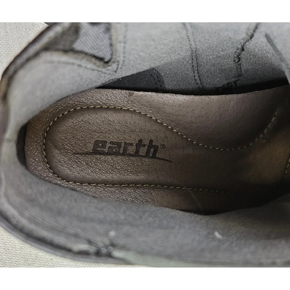 EARTH Emerald Dark Grey Soft‎ Buck Ankle Boots Side Zip Heel Womens Size 6.0